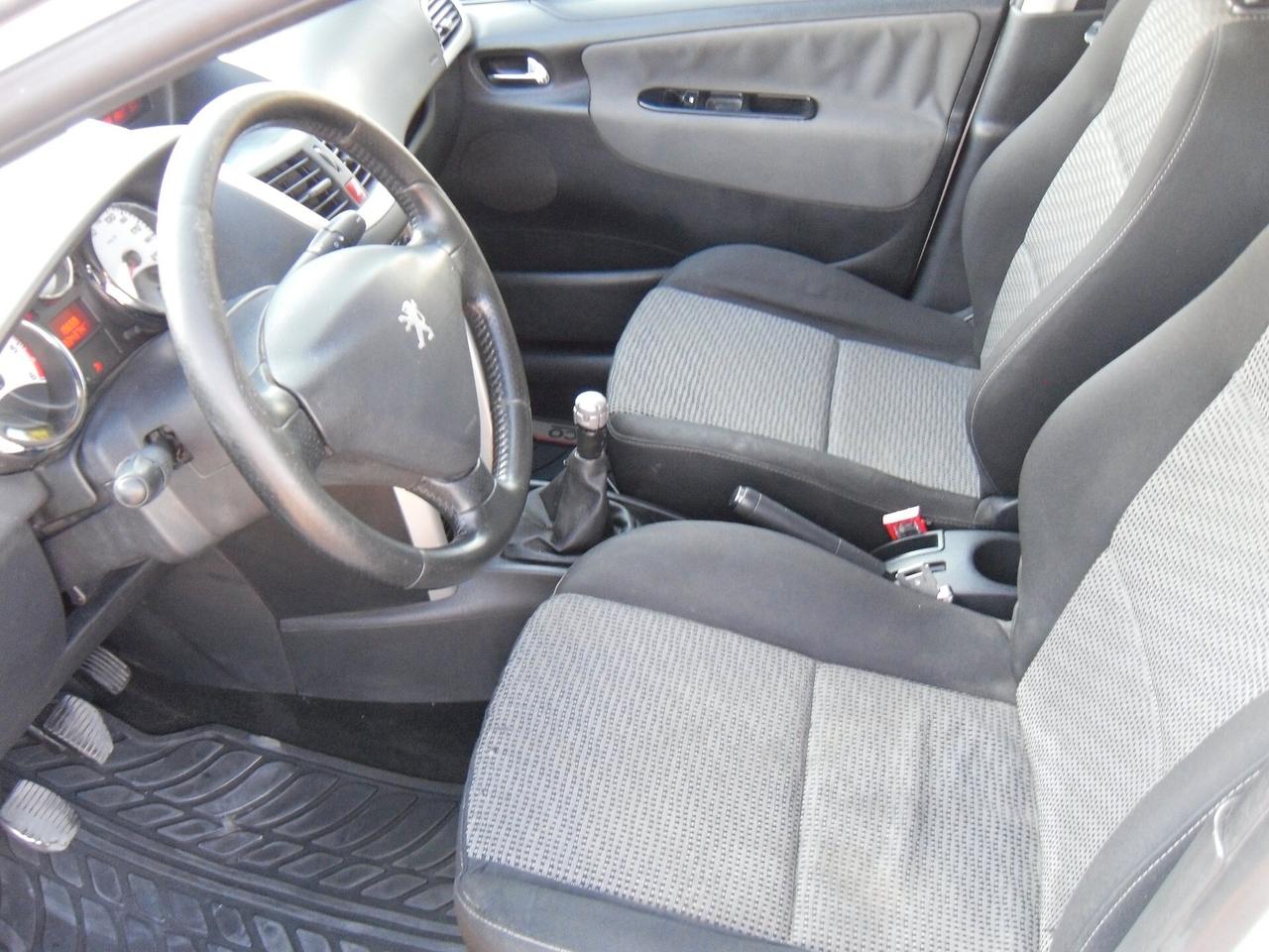 Peugeot 207 1.6 HDi 90CV 5p. XS