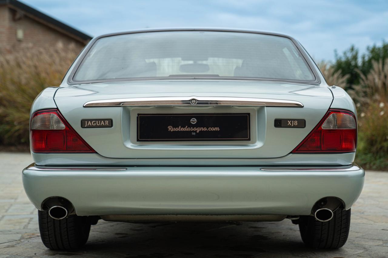 Jaguar XJ8 3.2 - JAG00078