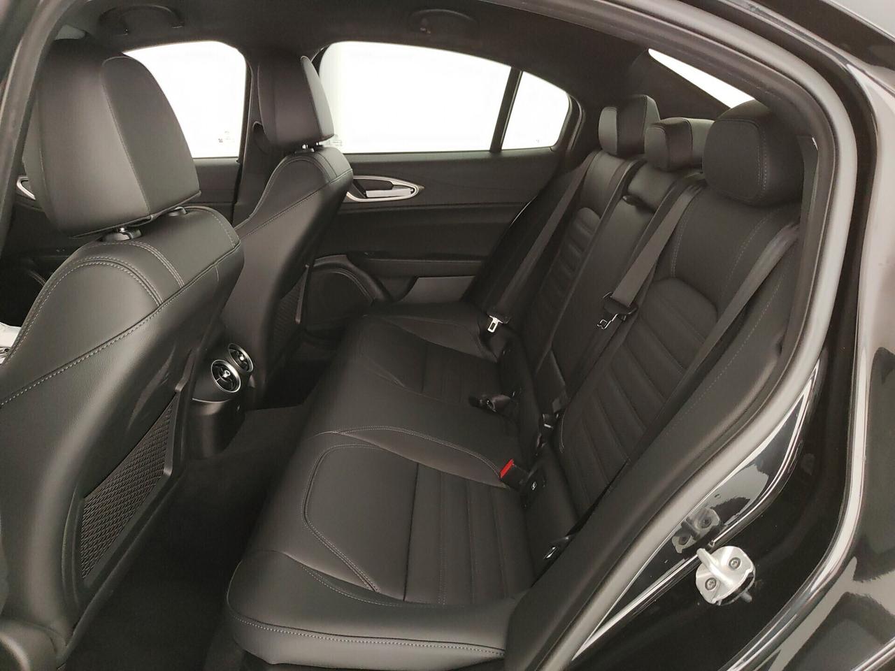 Alfa Romeo Giulia 2.2 Turbodiesel 210 CV AT8 AWD Q4 Veloce