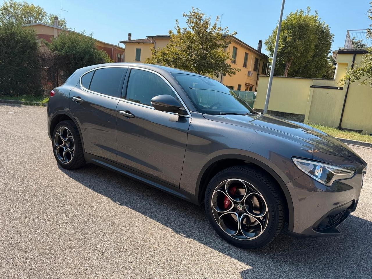 Alfa Romeo Stelvio 2.2 - PELLE - NAV. - 12 MESI DI GARANZIA -