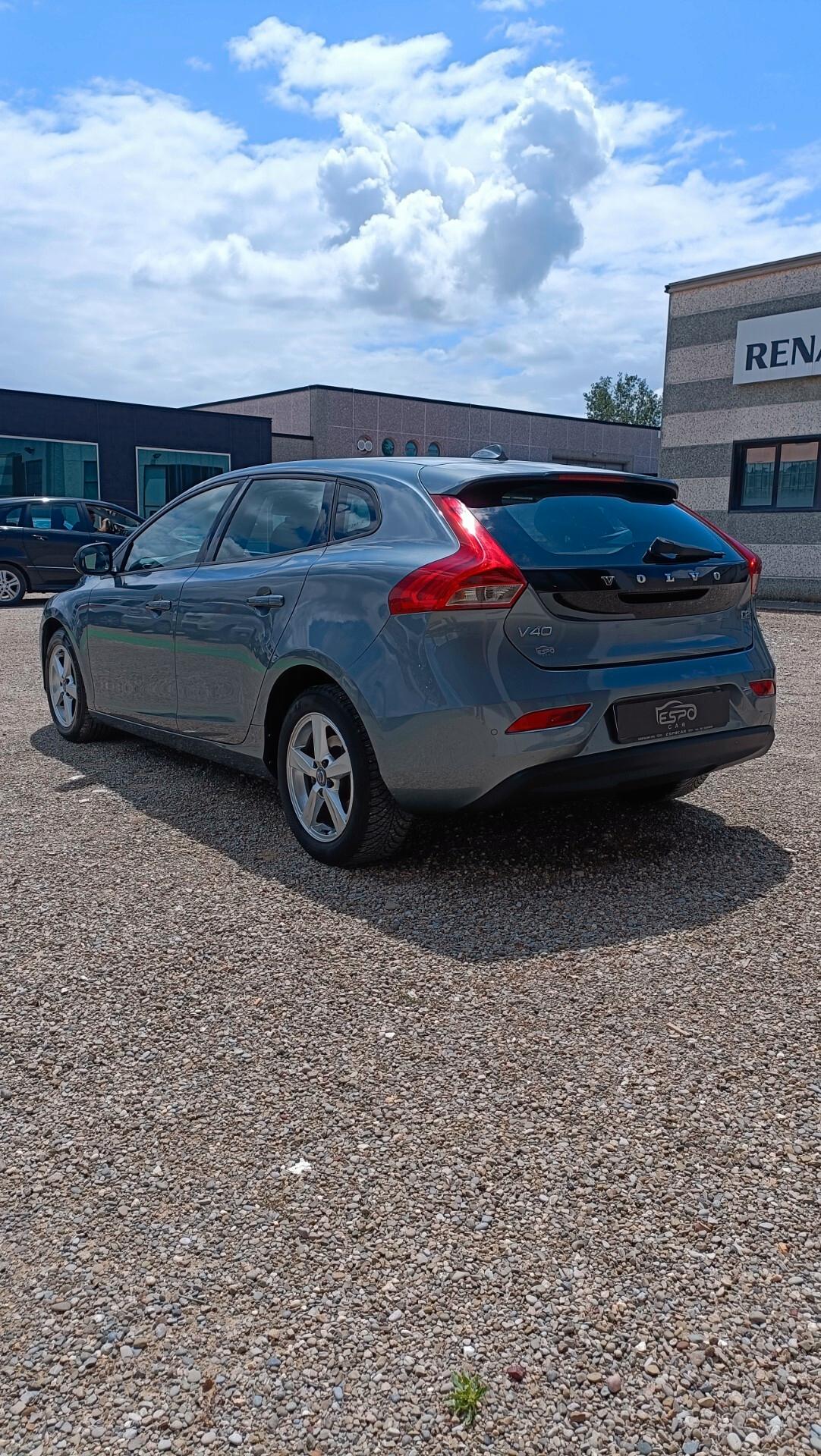 Volvo V40 D2 Momentum