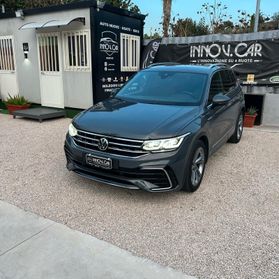 Volkswagen Tiguan 2.0 150CV DSG RLINE CAMERA APPLE CAR PLAY MATRIX