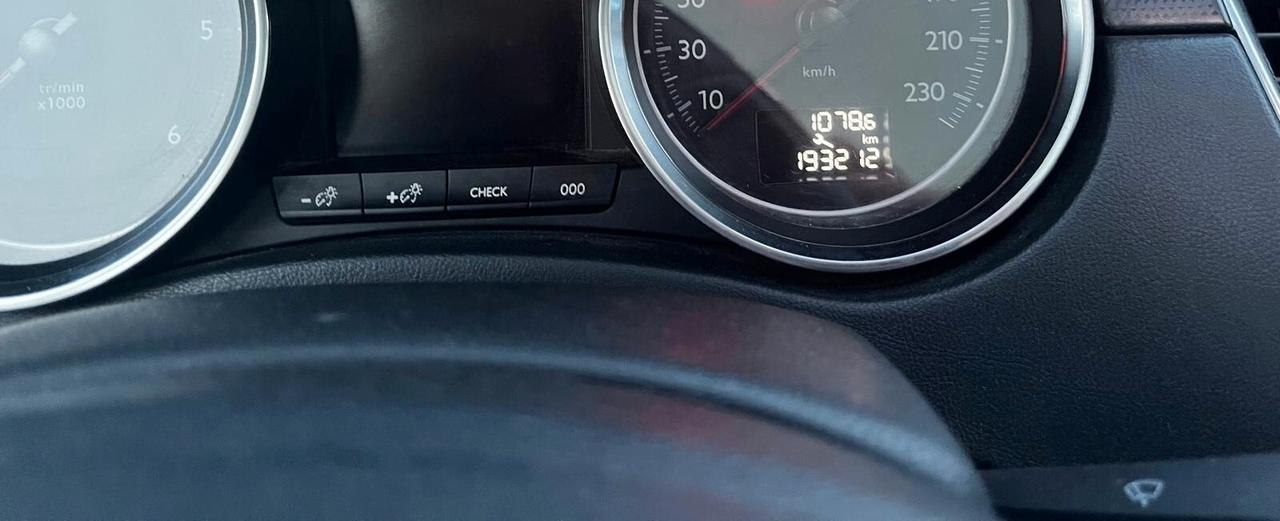 Peugeot 508 2.0 HDi 140CV SW Ciel Allure - 2013