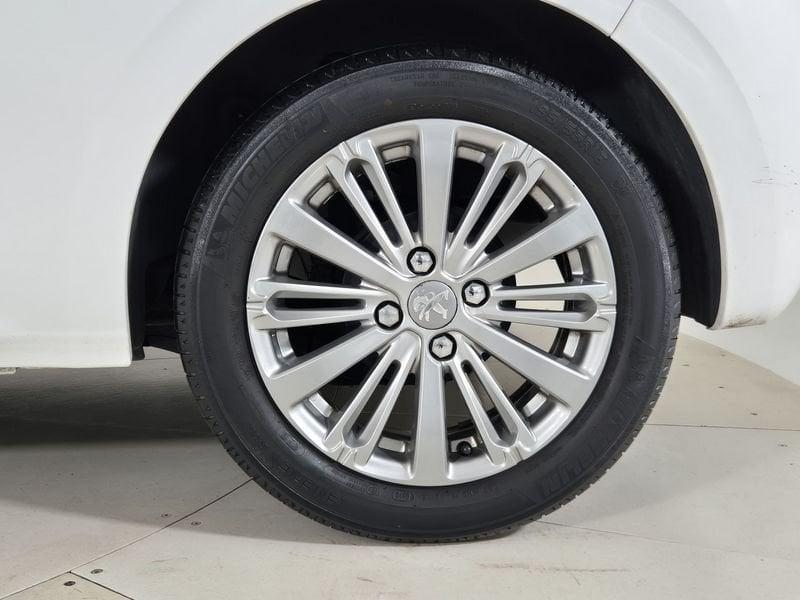 Peugeot 208 I 2015 Benzina 5p 1.2 puretech Active 82cv