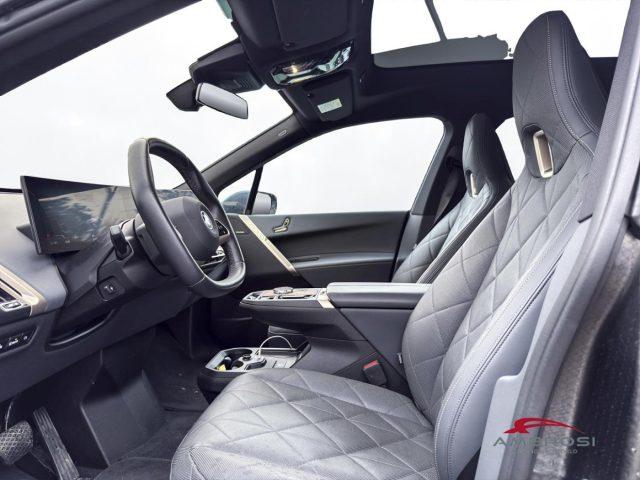 BMW iX xDrive40 Pacchetto Sportivo