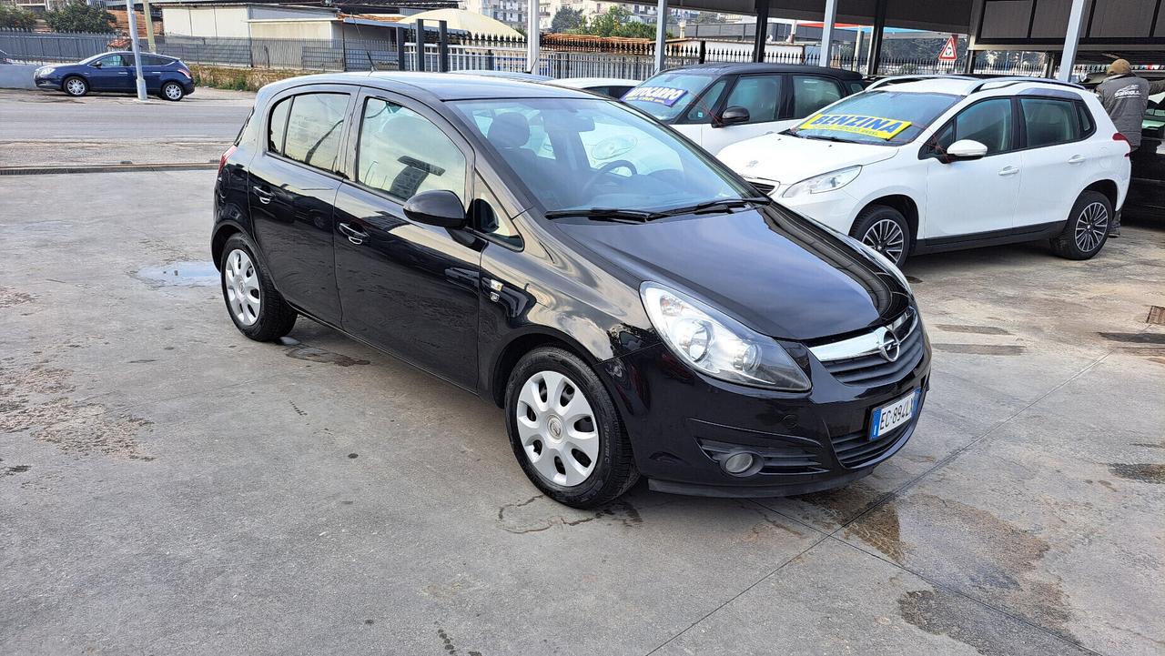 Opel Corsa 1.2 5 porte Club