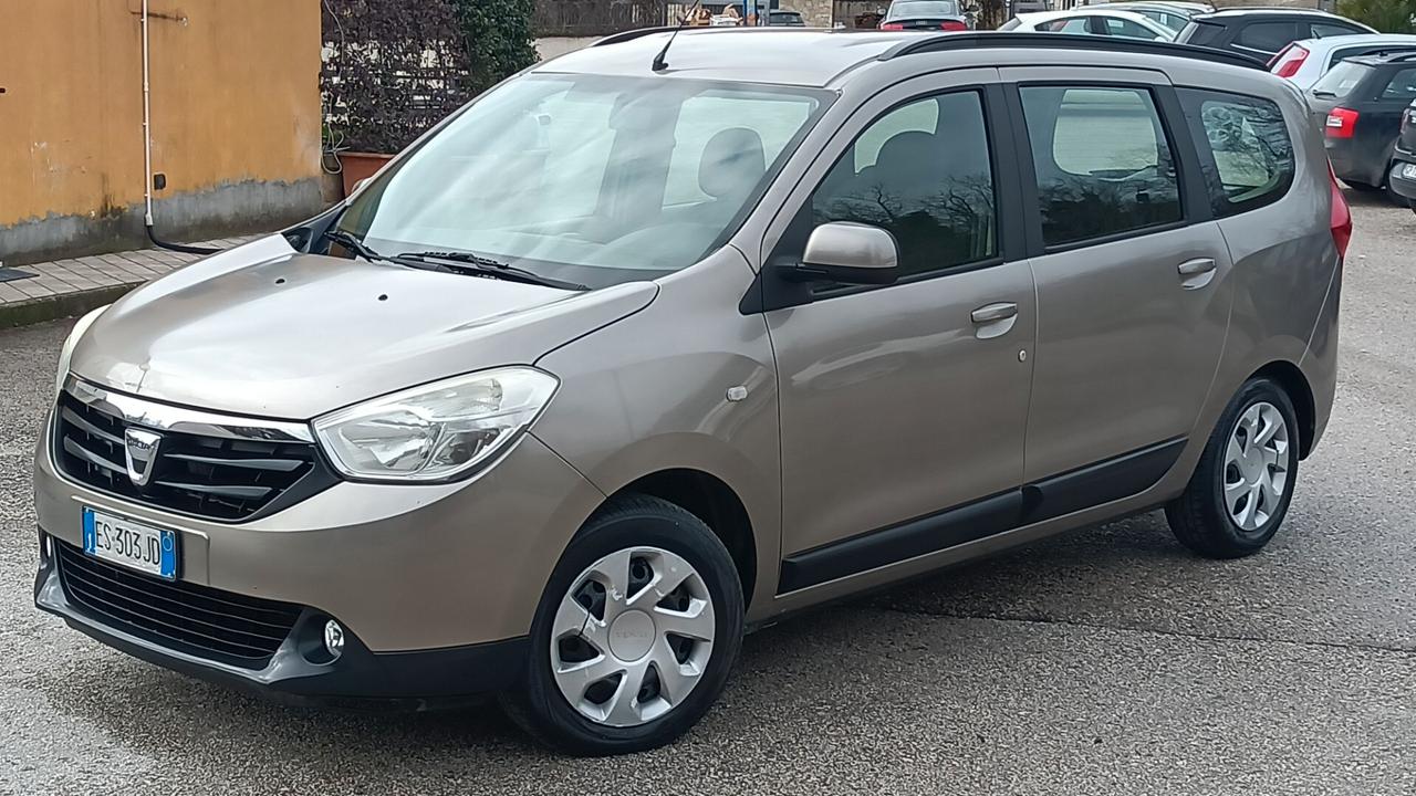 Dacia Lodgy 1.6 benzina/metano km 142.500 pari al nuovo