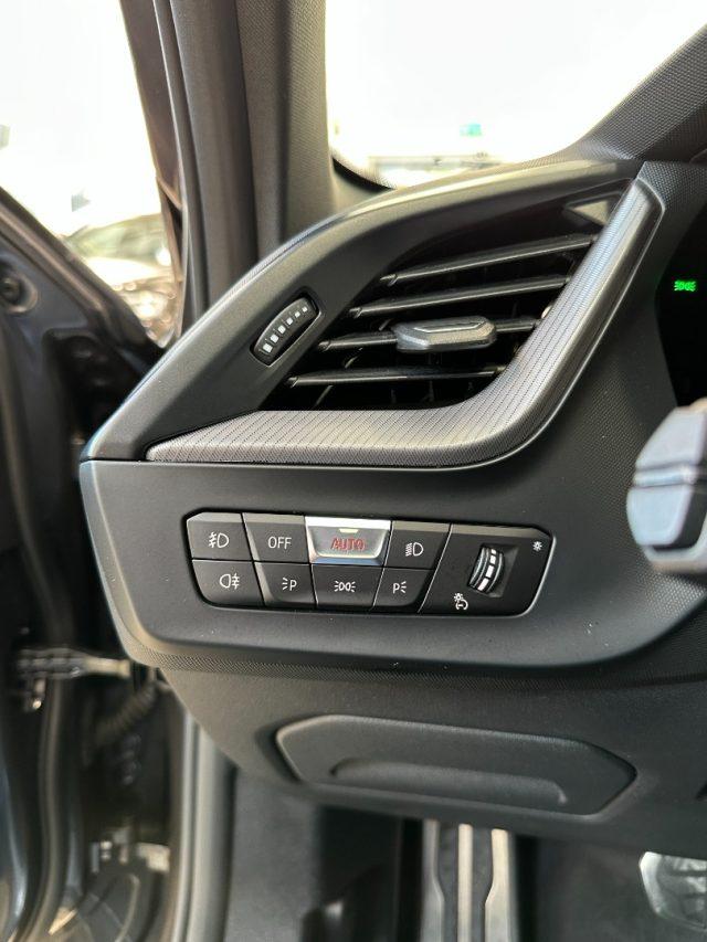 BMW 118 i Msport Auto - LED - 18" - Camera - Carplay