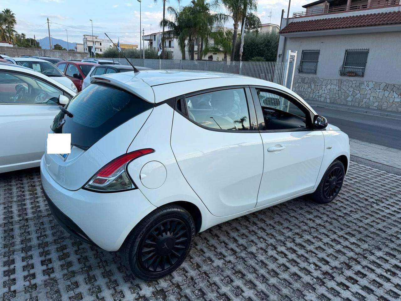 Lancia Ypsilon 1.2 69 CV 5 porte Elefantino-2015