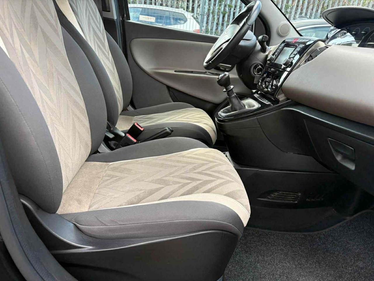 Lancia Ypsilon 1.4 Oro Ecochic GPL