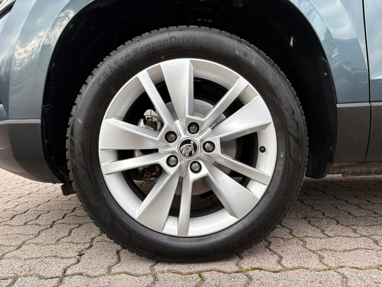 SKODA KAROQ 1.6 TDI AUTOMATICA SI A NEOPATENTATI