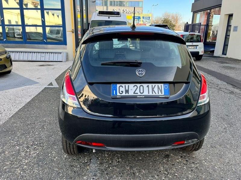 Lancia Ypsilon 1.0 FireFly 5 porte S&S Hybrid Oro