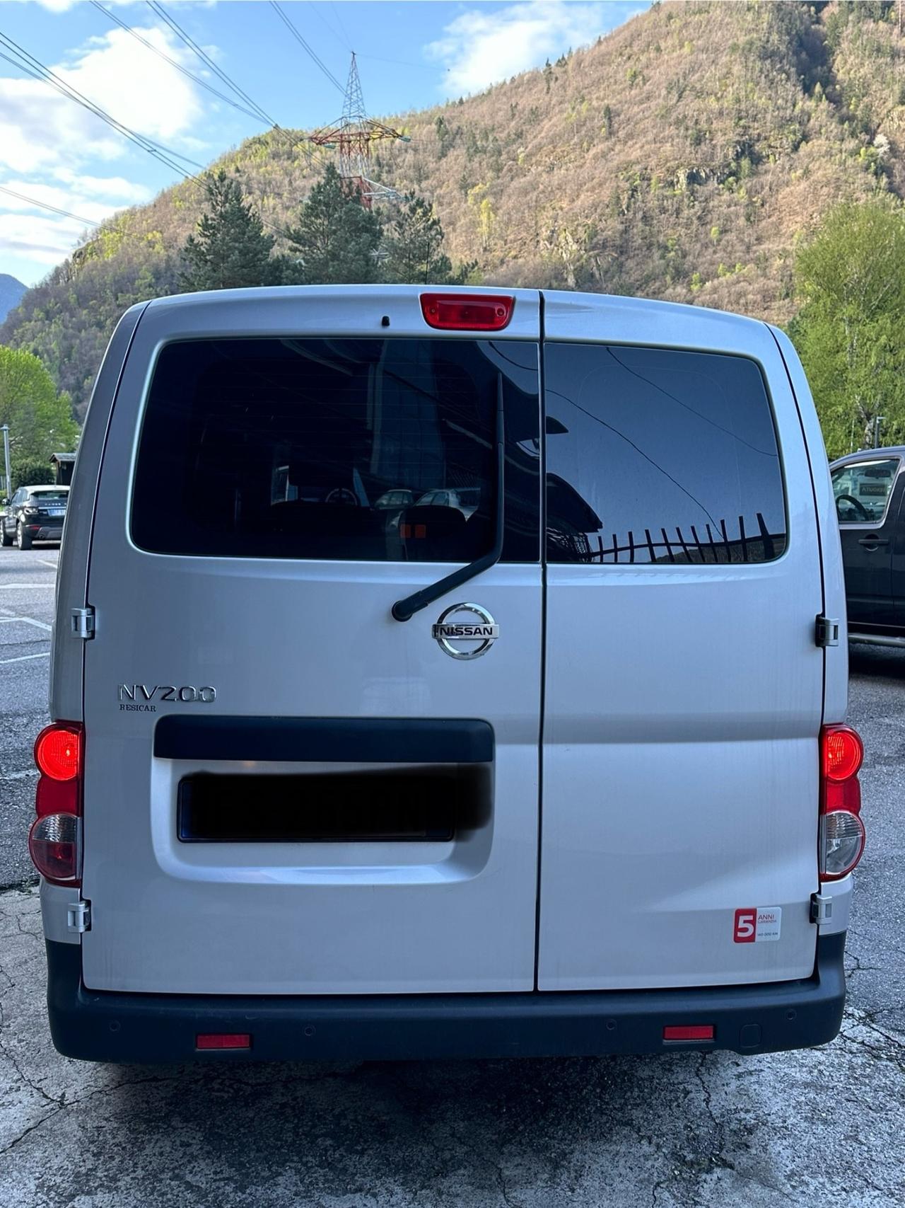 NISSAN NV200