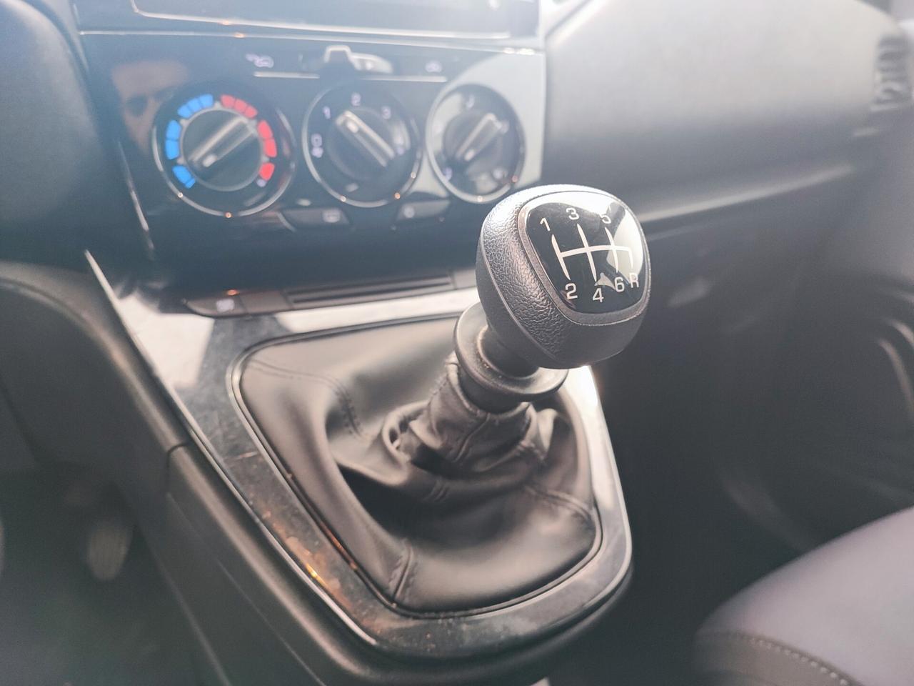 Lancia Ypsilon 1.0 FireFly 5 porte S&S Hybrid UnYca