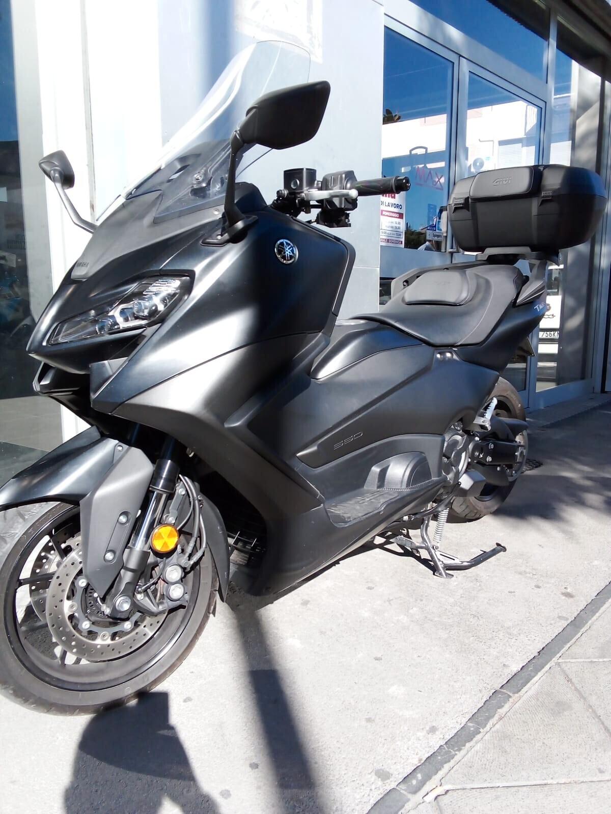 Yamaha TMAX 560