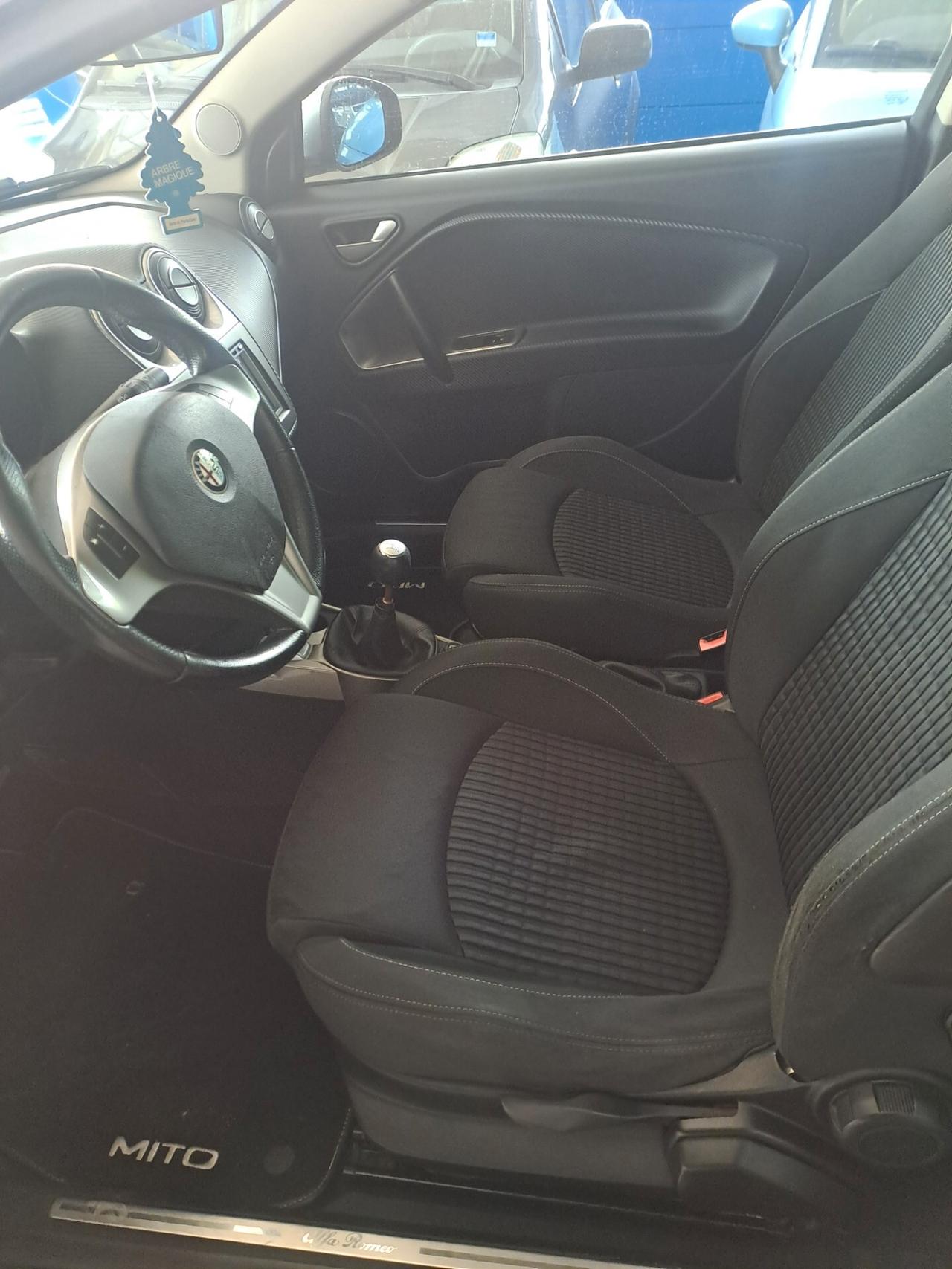 Alfa Romeo MiTo 1.4 T 120 CV Distinctive Premium Pack