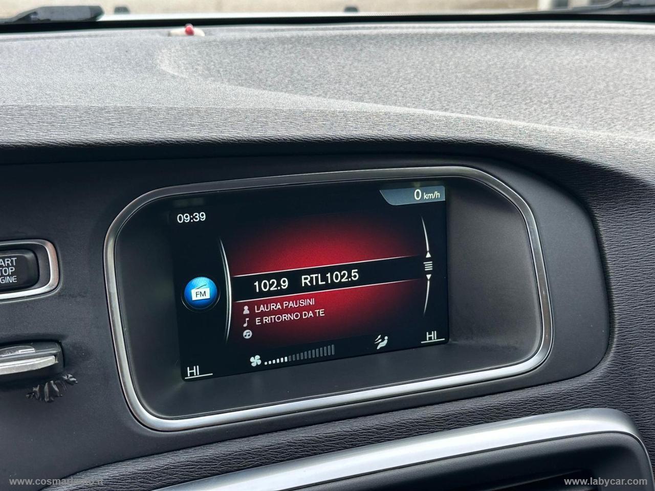 VOLVO V40 Cross Country D2 1.6 P.sh. Momentum