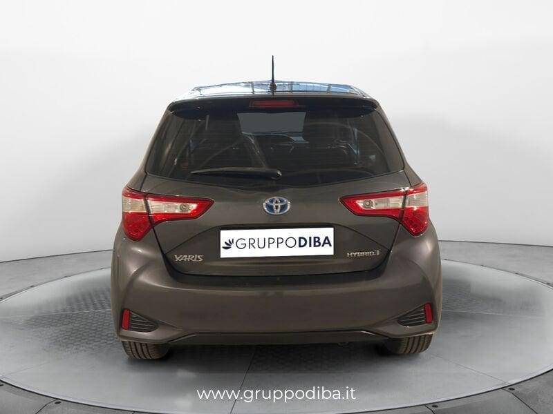 Toyota Yaris III 2017 5p Benzina 5p 1.5h Trend Grey Edition my18