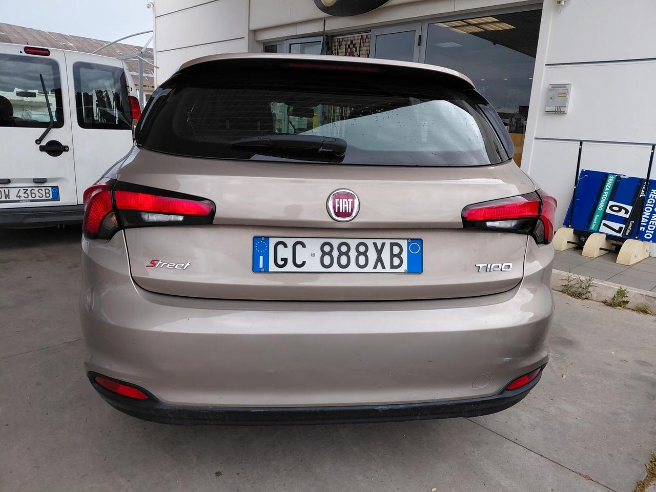 Fiat Tipo 1300mjet street