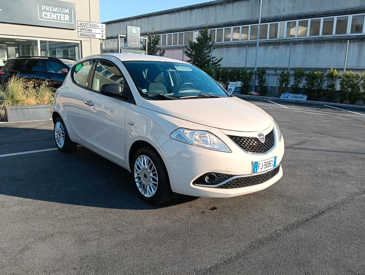 Lancia Ypsilon 1.2 69 CV 5 porte GPL Ecochic Silver