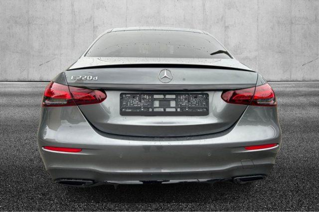 MERCEDES-BENZ E 220 d Auto Premium