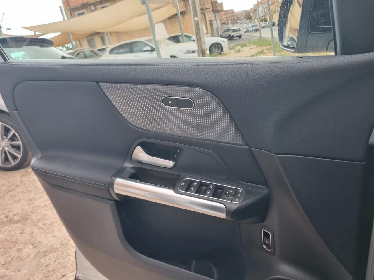 Mercedes-benz GLA 200 d Automatic Sport Plus TETTO APRIBILE