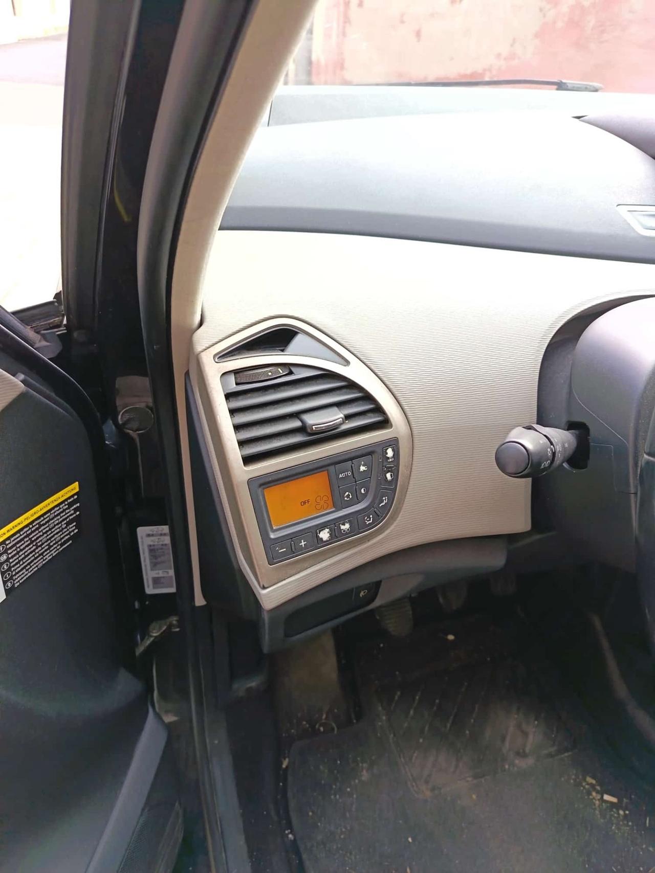 Citroen C4 Picasso 1.6 HDi 110 FAP Style - 2010