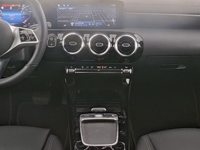 Mercedes-Benz 180 Automatic Progressive Advanced