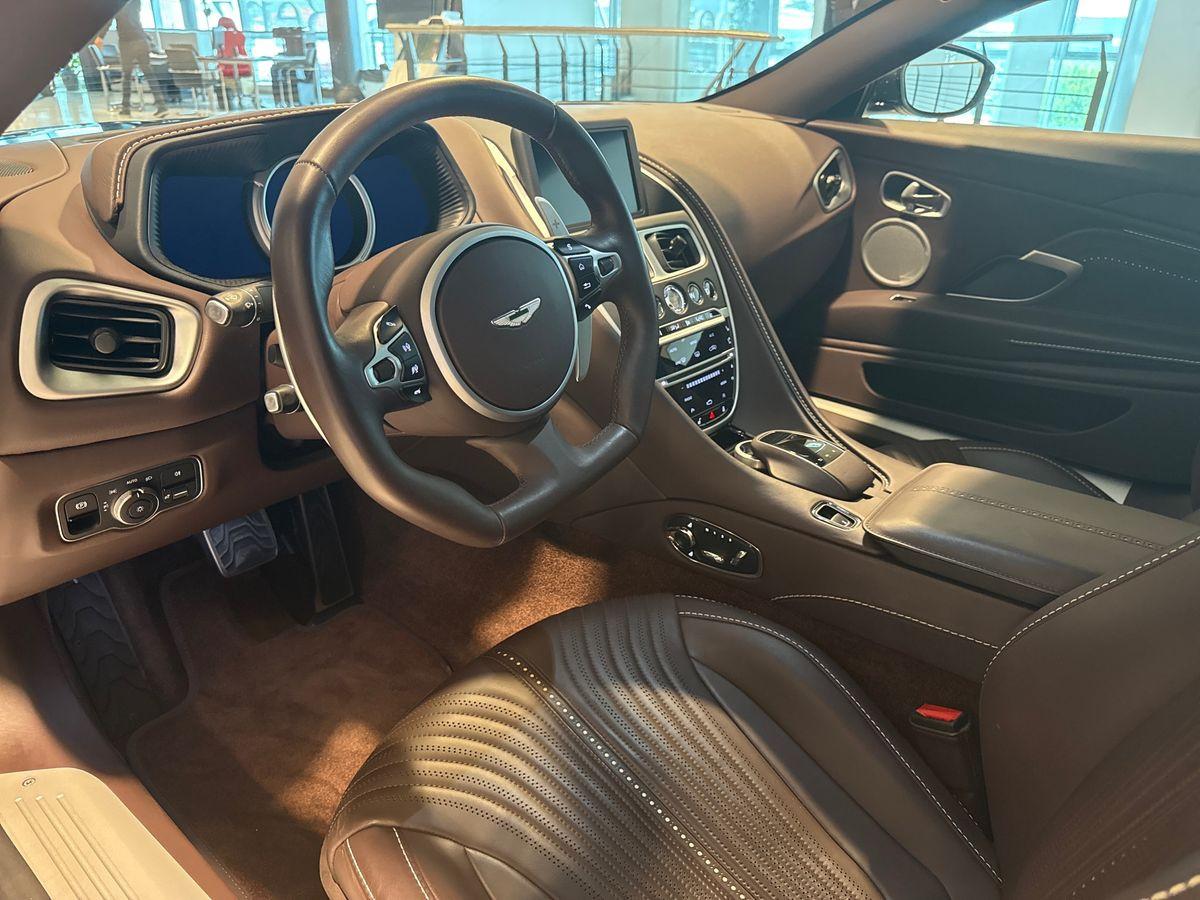 ASTON MARTIN DB11 Coupe 4.0 V8 auto