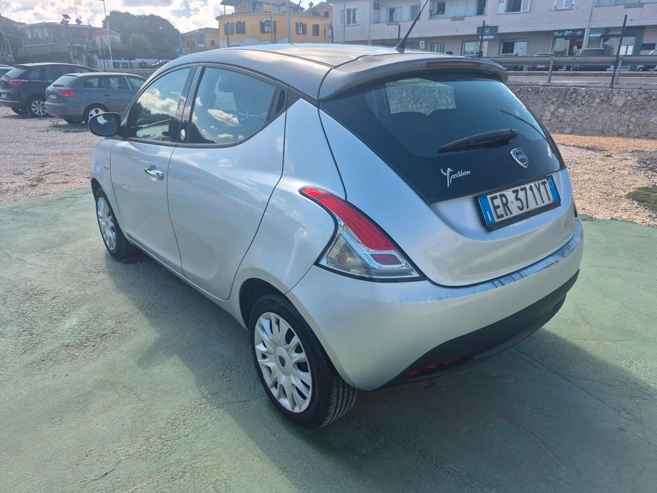 Lancia Ypsilon 1.2 69 CV 5 porte GPL Ecochic Silver