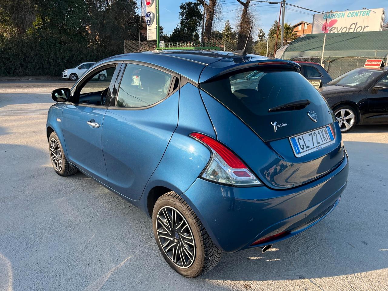 Lancia Ypsilon 1.0 FireFly 5 porte S&S Hybrid Gold