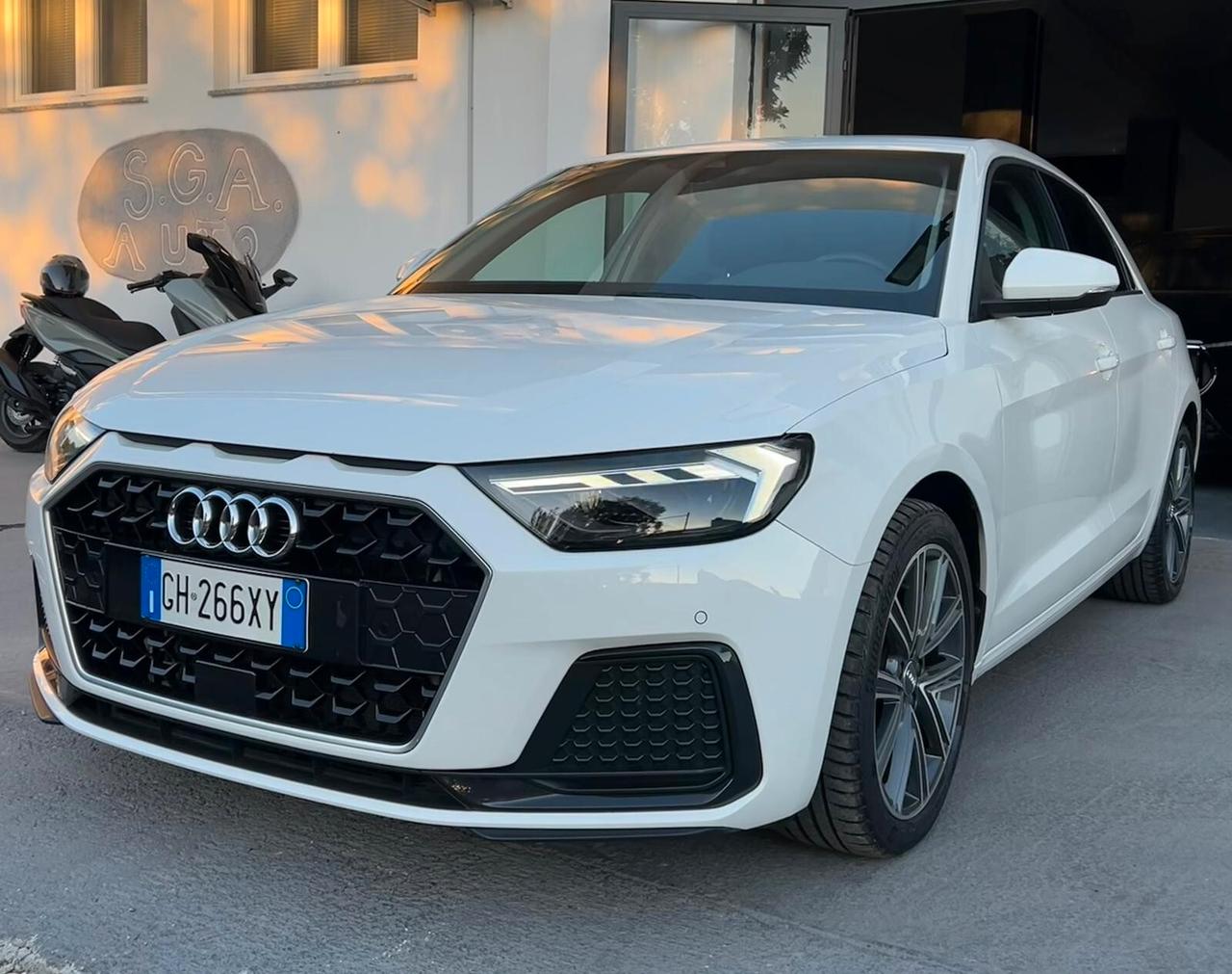Audi A1 SPB 35 TFSI S tronic Identity Black