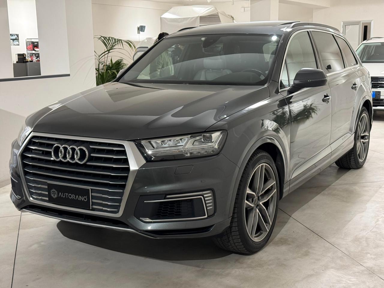 Audi Q7 e-tron 3.0 TDI quattro tiptronic Business Plus