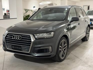 Audi Q7 e-tron 3.0 TDI quattro tiptronic Business Plus