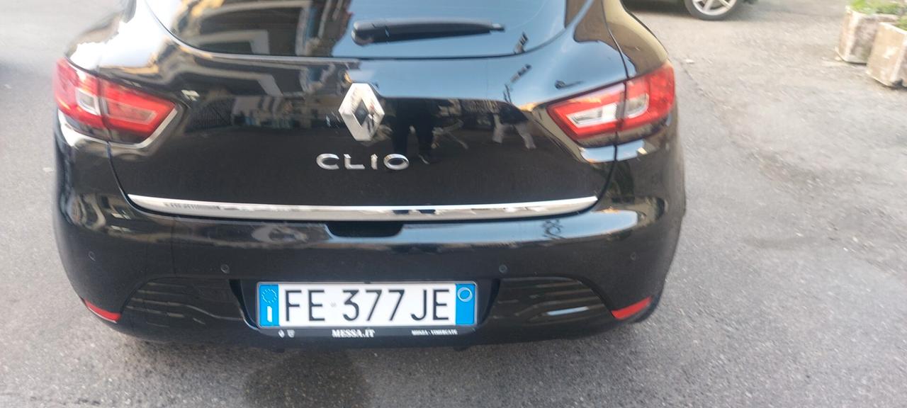 Renault Clio 1.2 75CV INTENSE E6