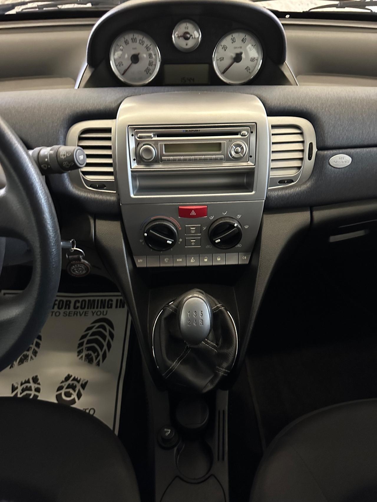 Lancia Ypsilon 1.2 Benzina Ok Neopatentati