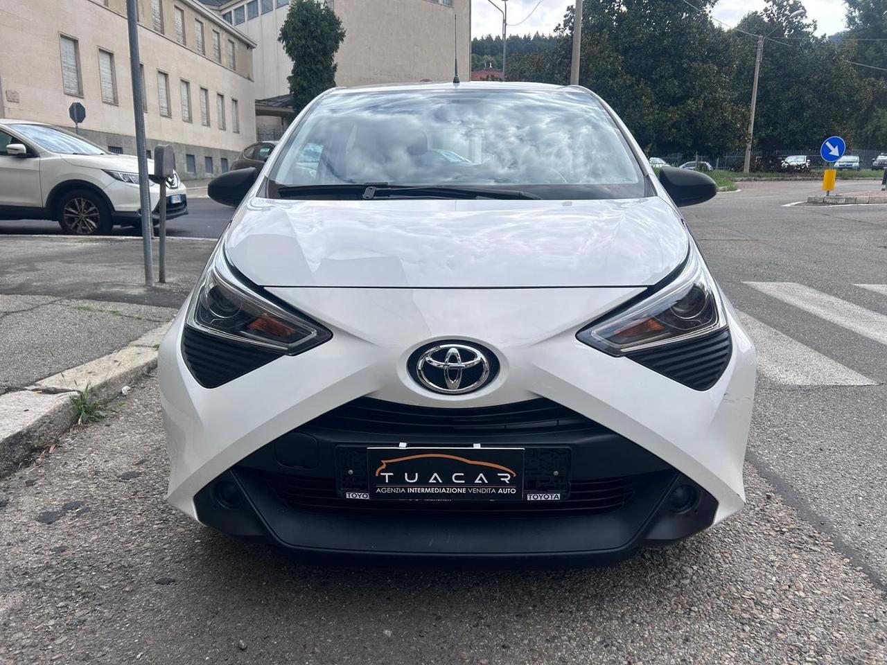 Toyota Aygo X Business 1.0 VVT-i #11773