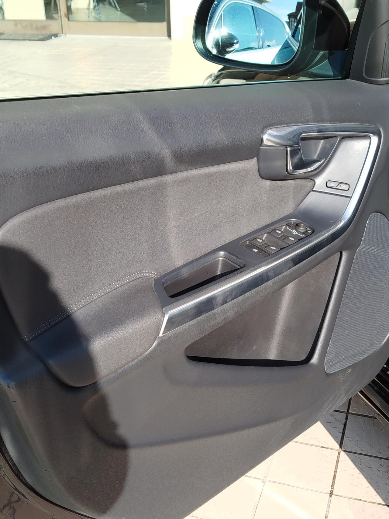 Volvo V60 D4 Geartronic Summum