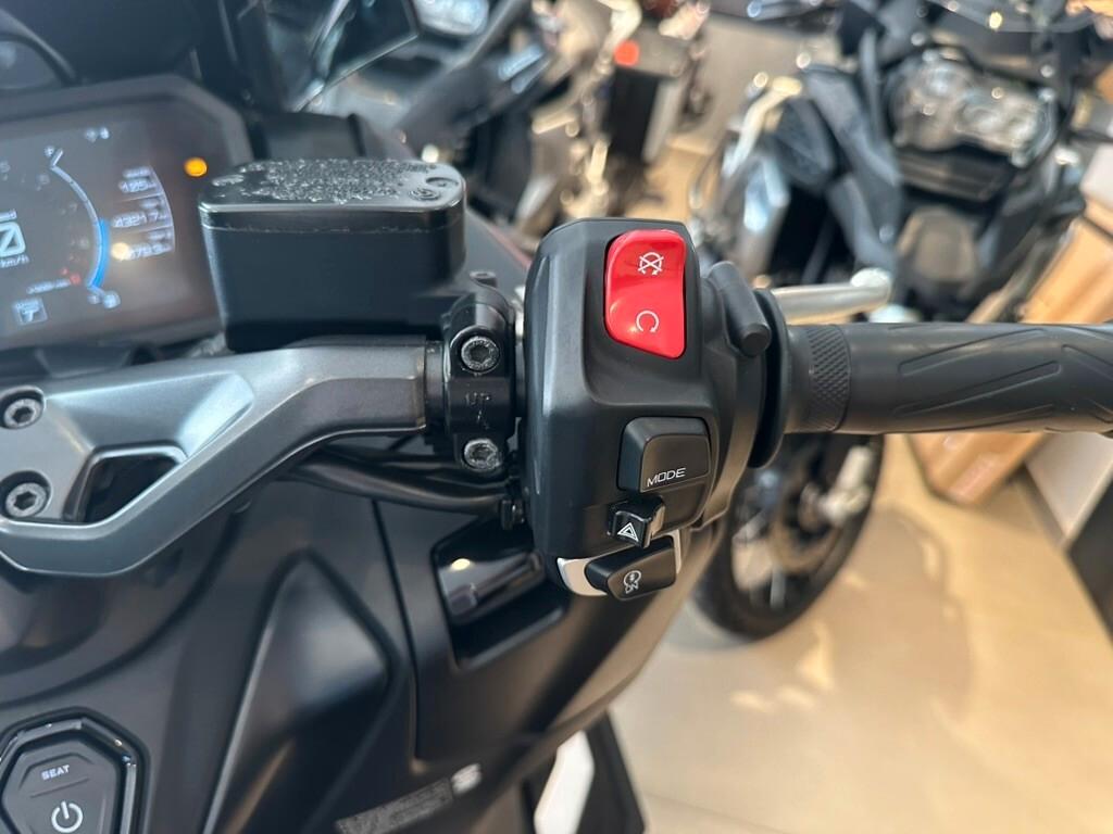 Yamaha TMAX 560 2022