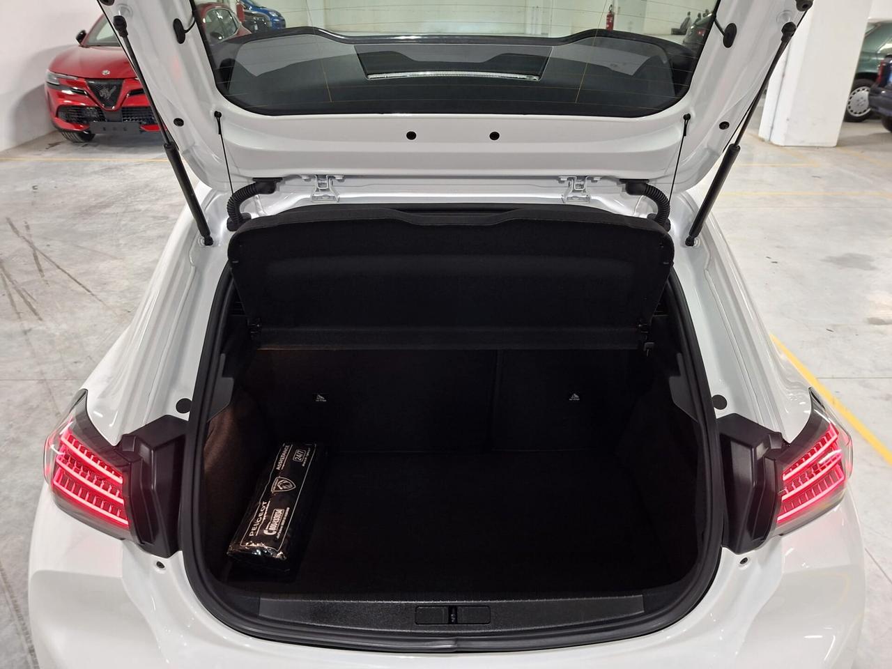 Peugeot 208 1200 mhev Hybrid 101CV GT e-DCS6 Km.0