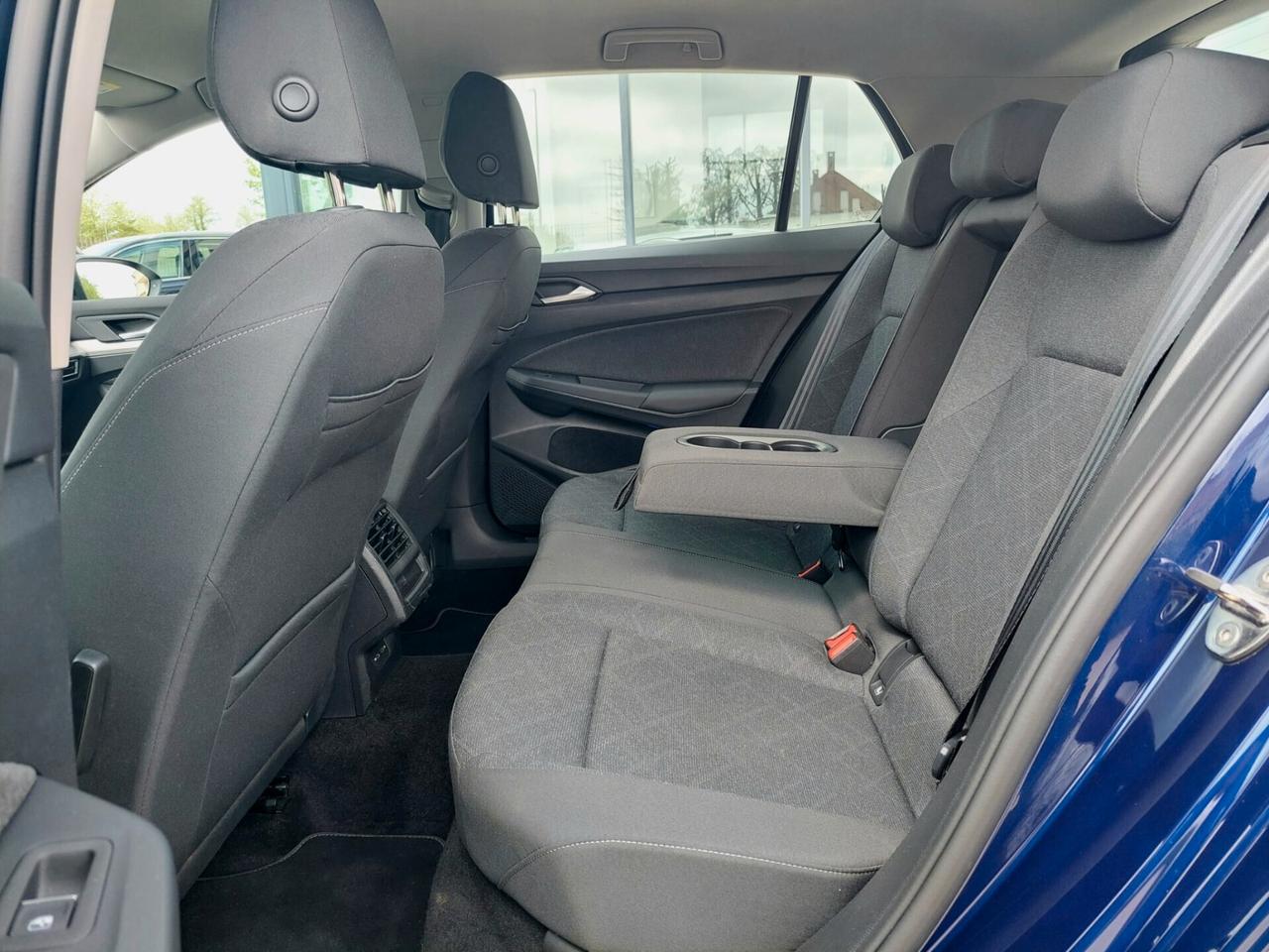 VOLKSWAGEN Golf 1.0 eTSI EVO DSG Life - 2023