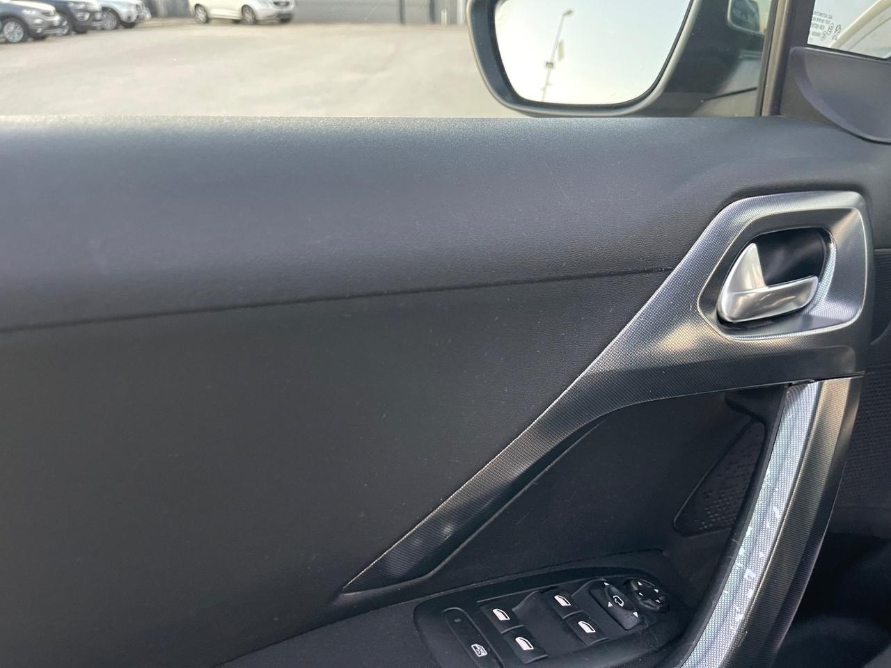 PEUGEOT 2008 1.6 HDI FULL LED ALLURE PARI AL NUOVO