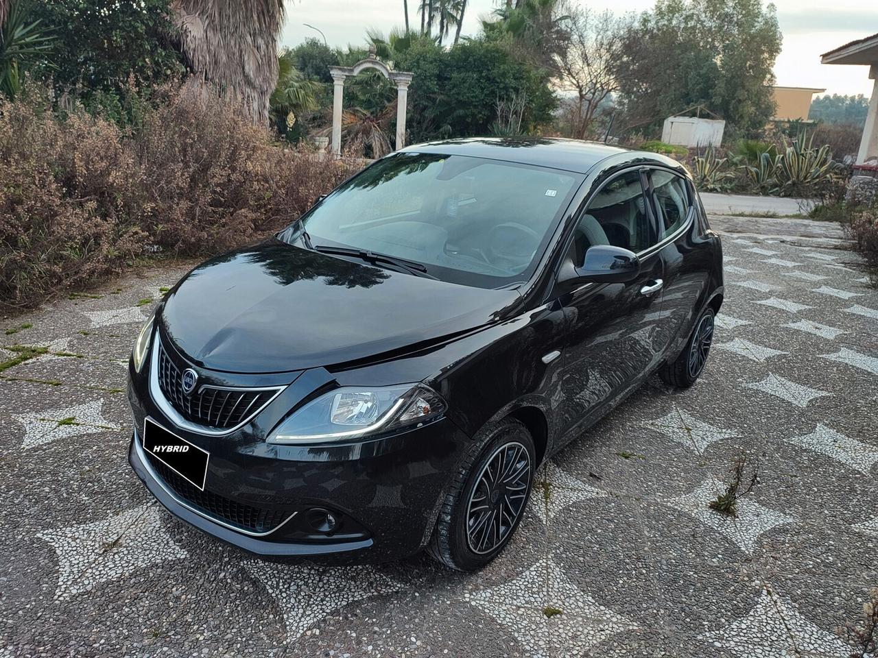 Lancia Ypsilon GOLD HYBRID 1.0 FIREFLY 70 CV S&S 6 MARCE CARPLAY