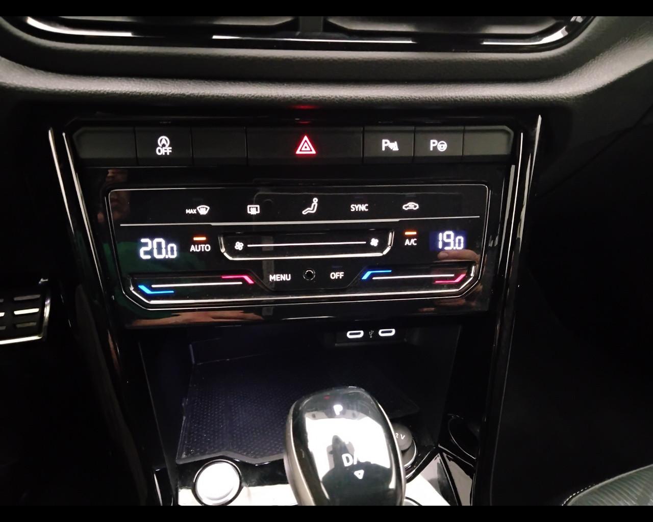 VOLKSWAGEN T-Roc 2022 - T-Roc 1.5 tsi R-Line dsg