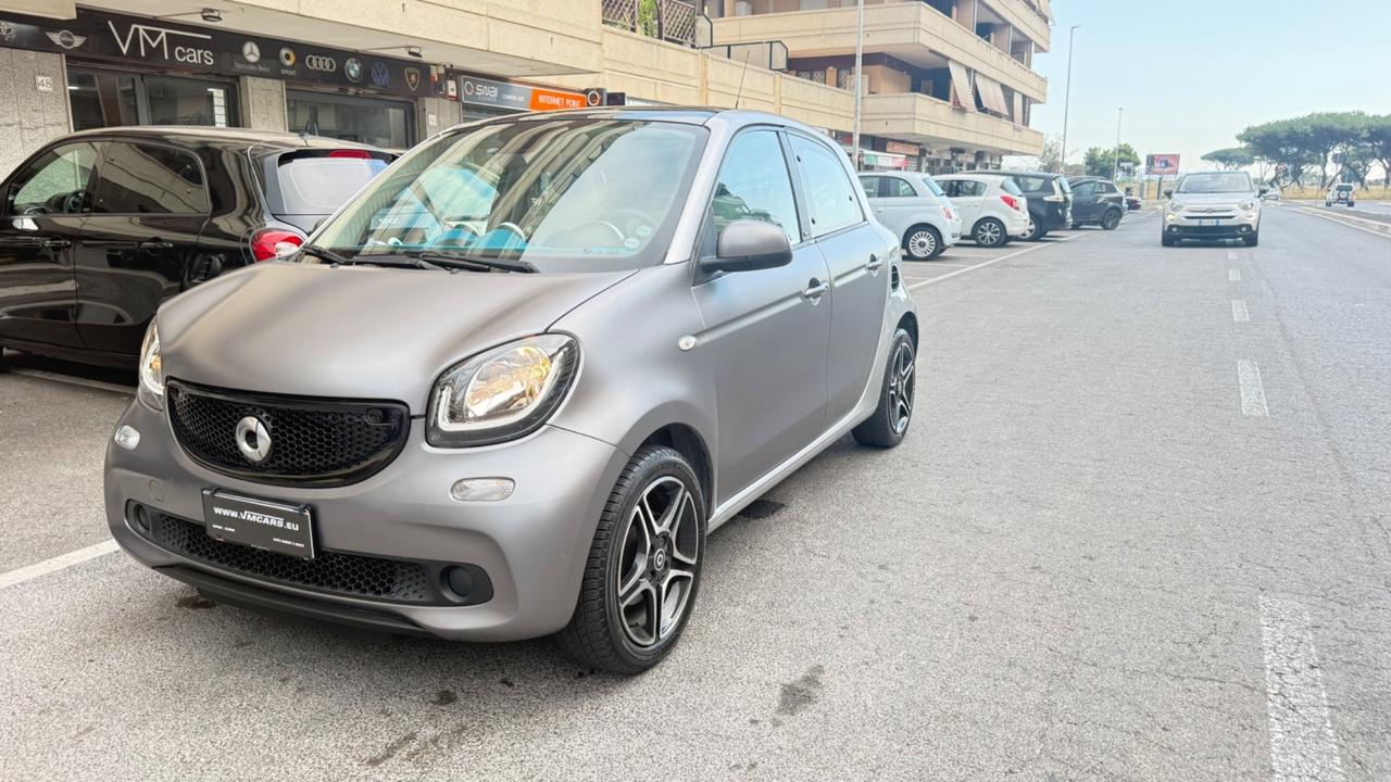 Smart ForFour 70 1.0 Passion LED PDC BLUETOOTH PANORAMA