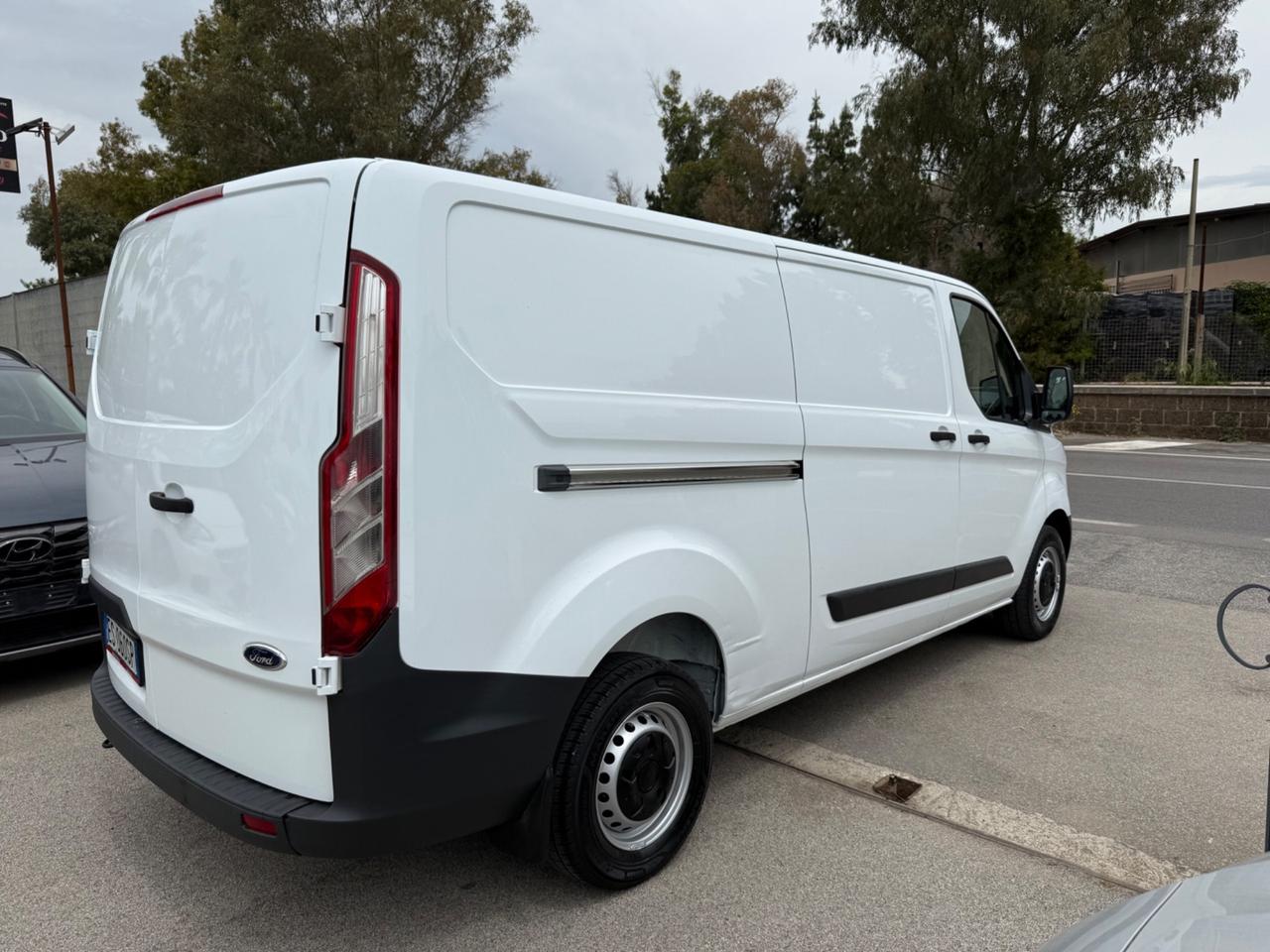 Ford Transit Custom 2.2 Diesel Passo Lungo