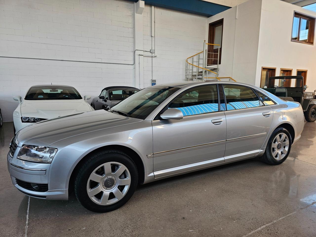 Audi A8 4.2 V8 FSI quattro tiptronic