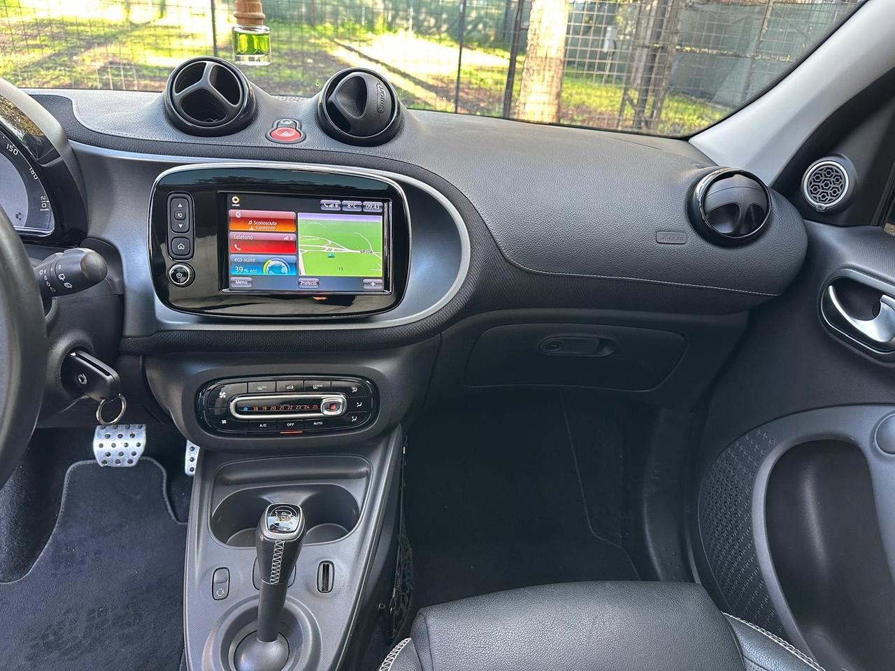 Smart ForFour BRABUS 0.9 Turbo twinamic Xclusive kamera UBJ full led
