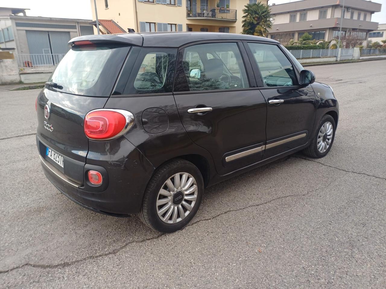 Fiat 500L 1.6 Multijet 105 CV Lounge (77 kw)