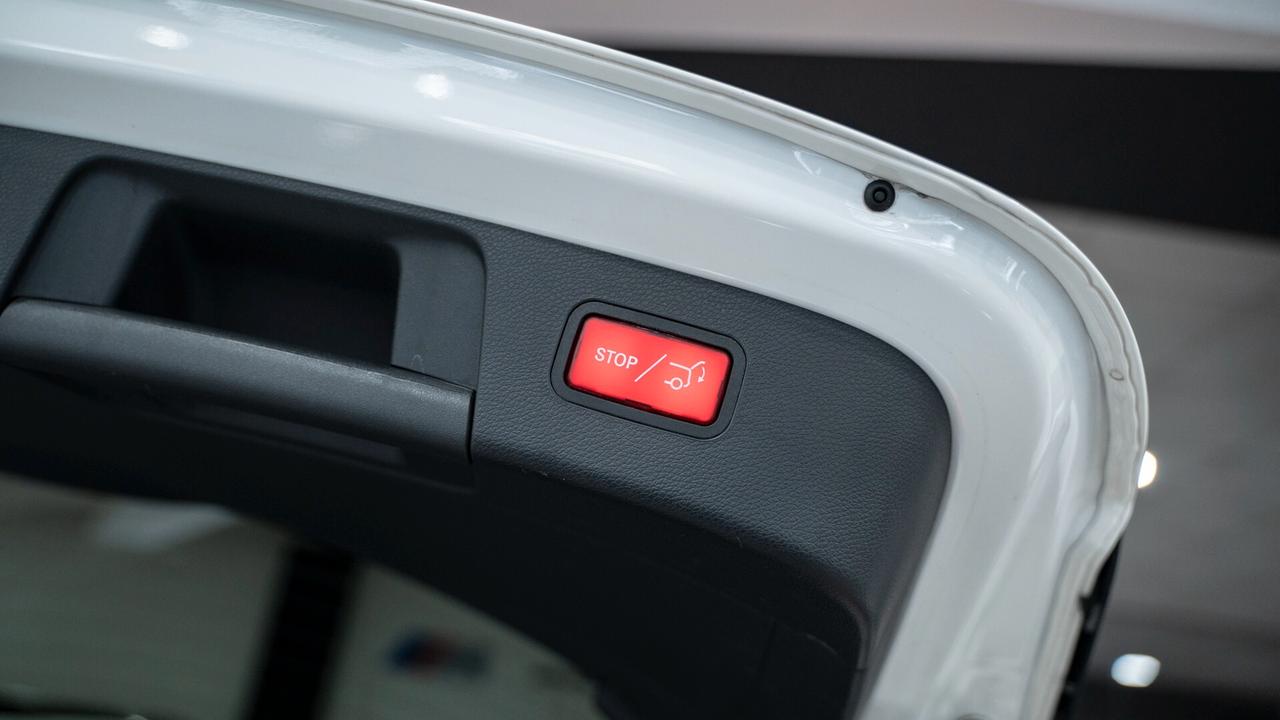 Mercedes-benz GLA 200 D NIGHT EDITION AUTO TETTO CARBONIO NAVI PELLE FULL OPTIONAL